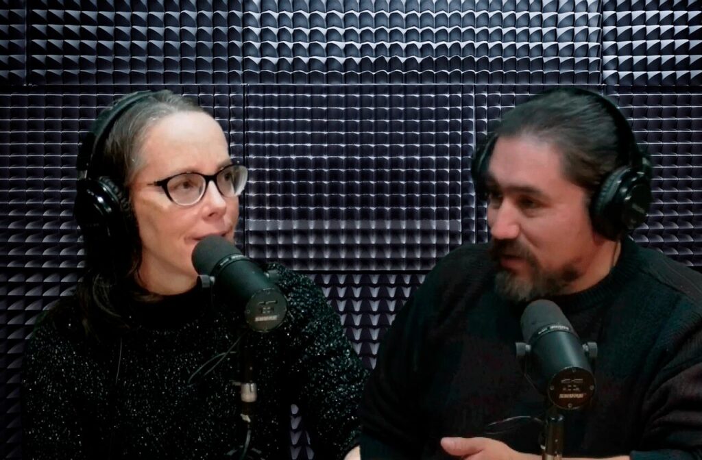 Cecilia Lagos entrevista a Javier Millapán sobre Hualve Literatura en el programa Gota de Lluvia de Radio UACh.