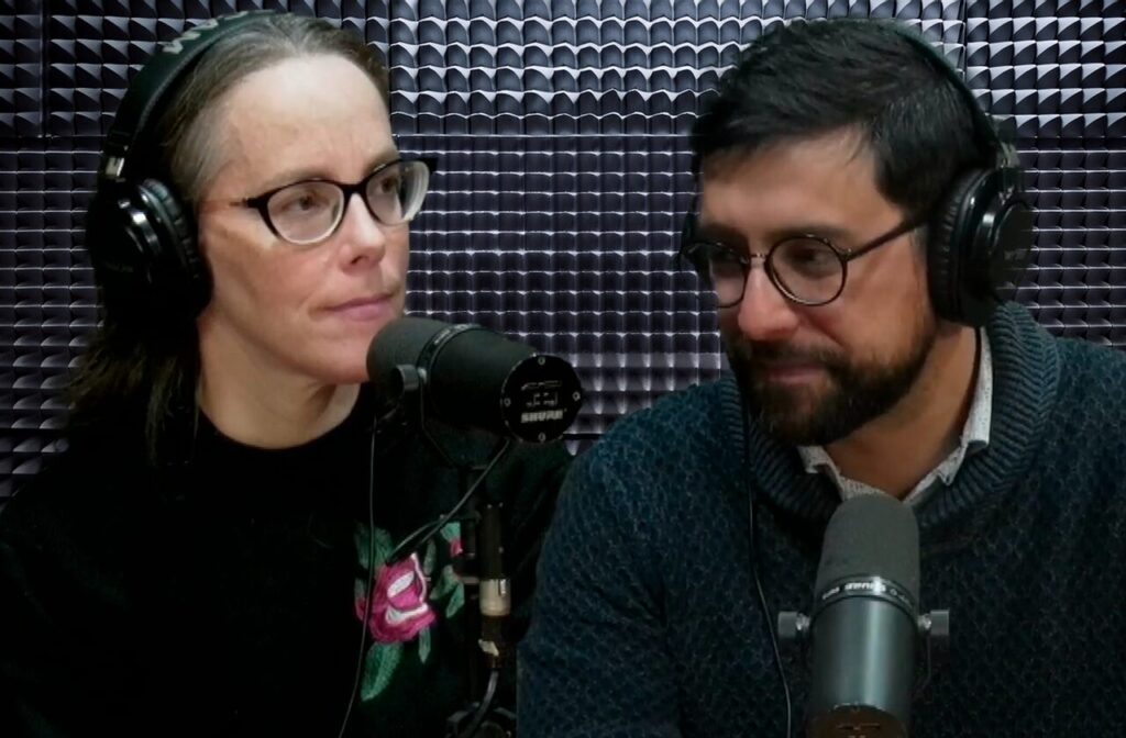 Matías Fernández y Cecilia Lagos en entrevista del programa Gota de Lluvia en Radio UACh, conversando sobre políticas culturales y lectura en Chile.
